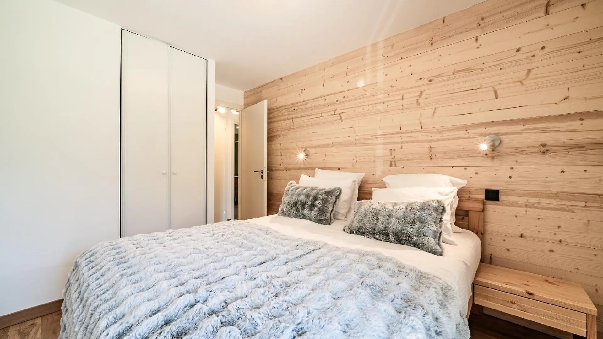 Apartment Omas Les Houches - By Emerald Stay 0*,  Franciaország